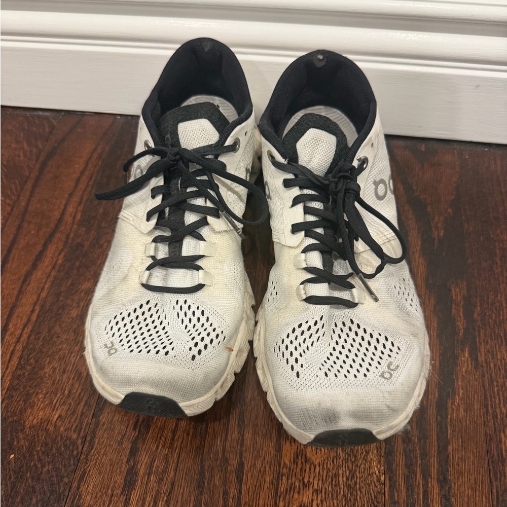 On Running Running Women’s White/Black Running Shoes